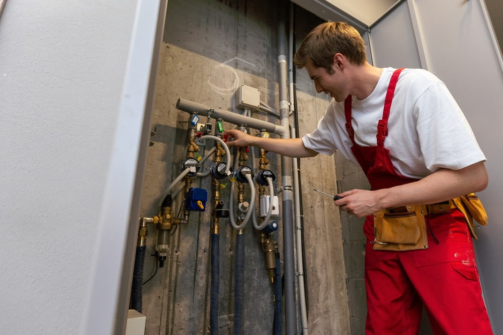 How do you know when a tankless water heater needs to be replaced